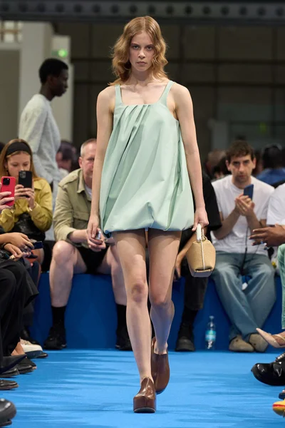 Look 5